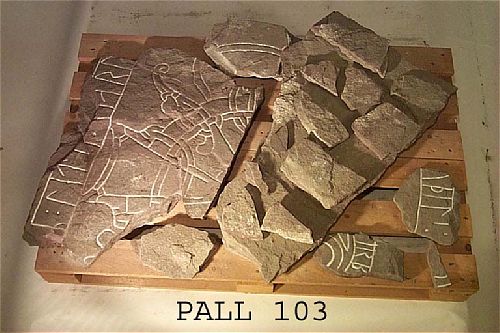 Runes written on fragment av runsten, sandsten (f-nr 1-20). Date: V